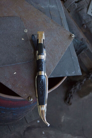 Härmän puukko kaksineuvoinen tanhukahvoilla, musta/uushopea