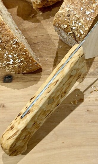 Leipäveitsi visakahvalla