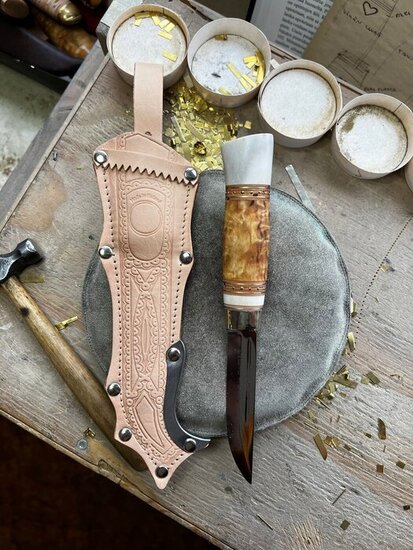 Luu-uniikki Knife