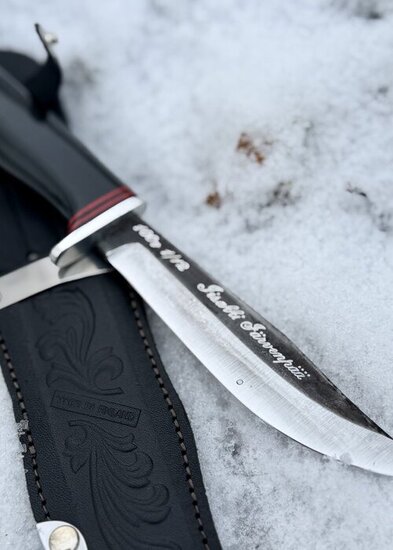 Partio 100v juhlapuukko