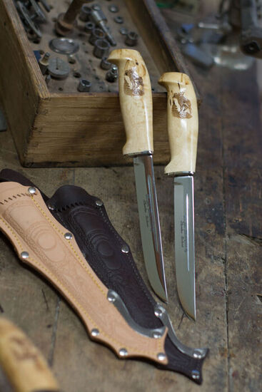 Moose Hunt Knife with finger guard